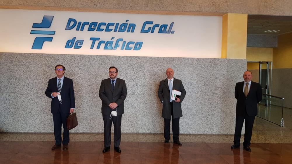 DGT y FEVA trabajan en un borrador legislativo para la nueva matrícula histórica