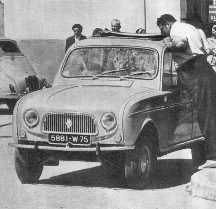 Renault 4 de 1961. La fotografía es de la revista Parabrisas número 15 de febrero de 1962.