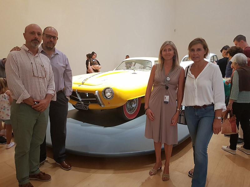 FEVA visita la exposición de coches del Museo Guggenheim Bilbao