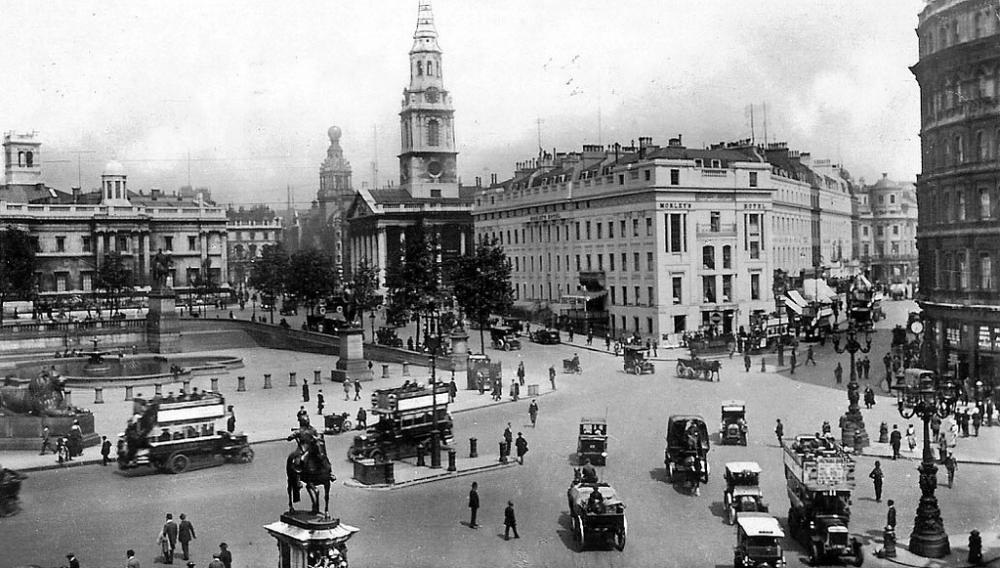 1911 Londres- Trafalgar Square.jpg