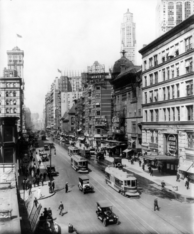 1920 Broadway theatres.png