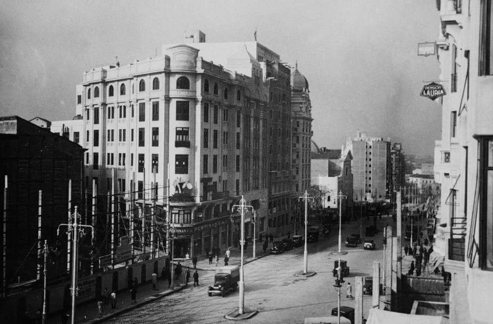 1930 Gran Vía (Madrid).png