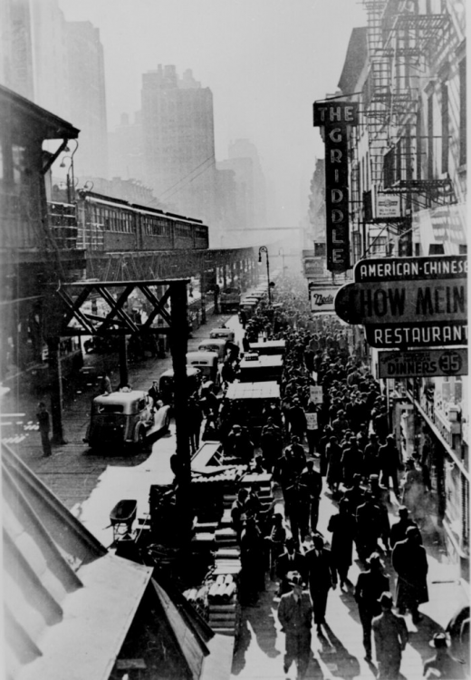 1940 New York City’s Sixth Avenue.png