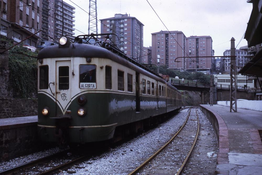 JHM-1972-1987%20-%20Bilbao,%20train%20de%20banlieue%20à%20voie%20métrique.jpg