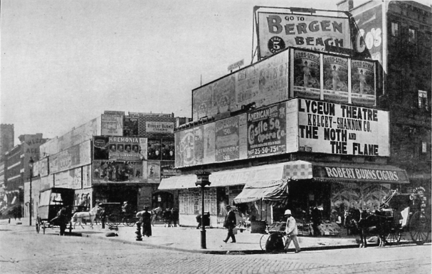 Longacre_Square,_New_York_City,_1898.jpg