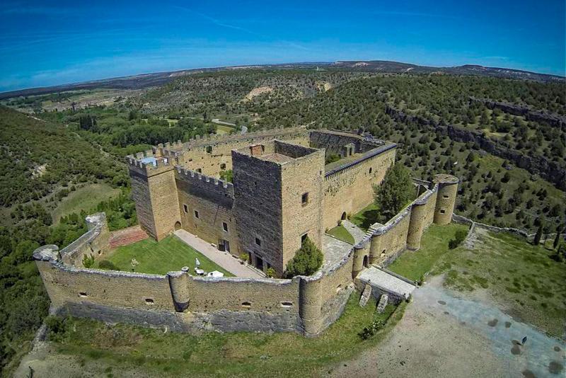 Castillo-Pedraza-4.jpg