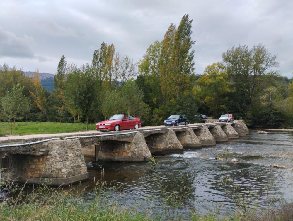 Puede ser una imagen de puente cubierto