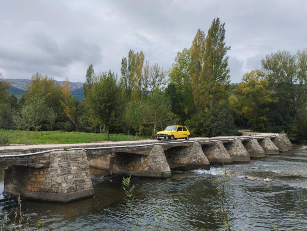 Puede ser una imagen de puente cubierto