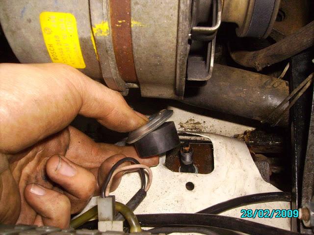 TUTORIAL CAMBIO AMORTIGUADORES RENAULT 4 8263601amor6