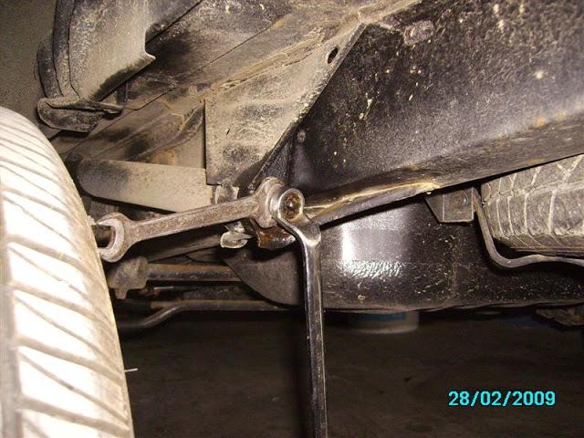 TUTORIAL CAMBIO AMORTIGUADORES RENAULT 4 8263604amort9