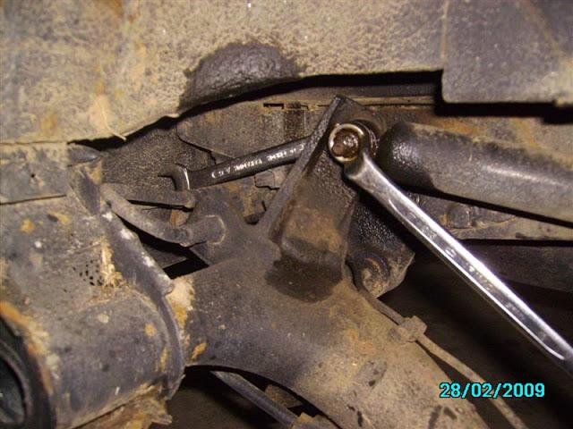 TUTORIAL CAMBIO AMORTIGUADORES RENAULT 4 8263606amort10