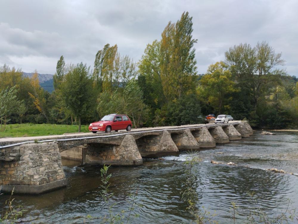 Puede ser una imagen de puente cubierto
